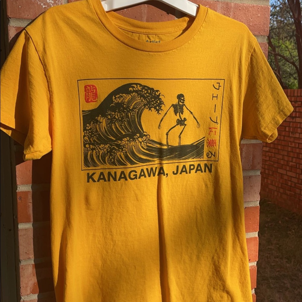 ARTIST UNION Yellow Graphic T